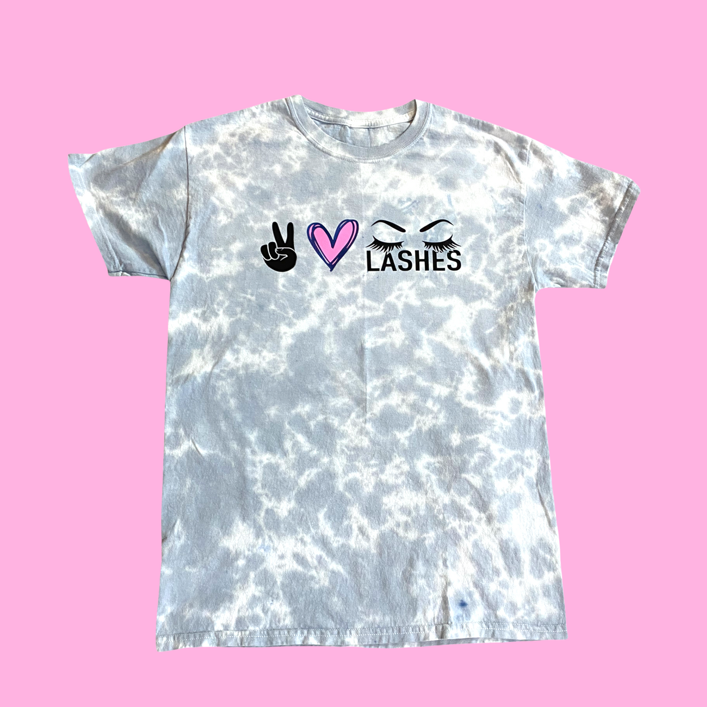 T-SHIRT - PEACE, LOVE, LASHES ( Tie dye )